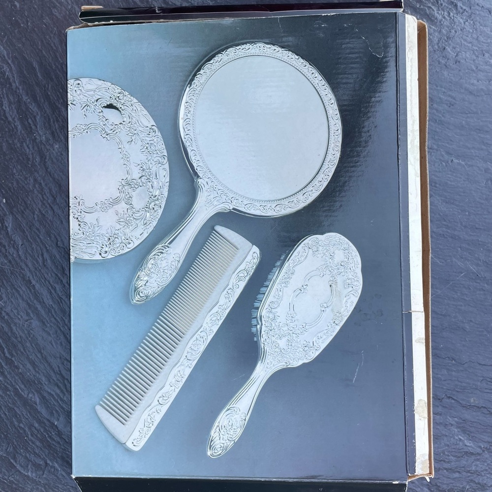 vintage 3 peice silver plated dresser set